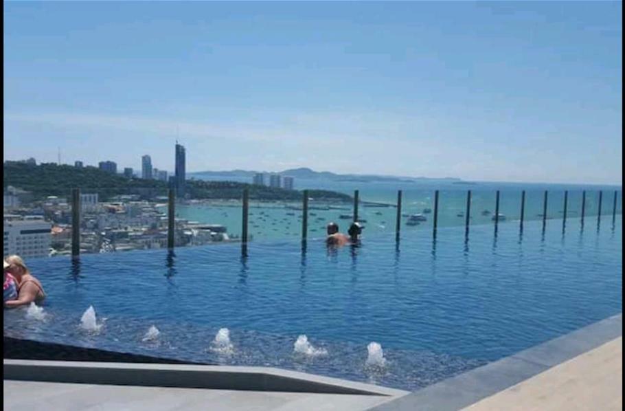 The Base Central Pattaya Exterior foto